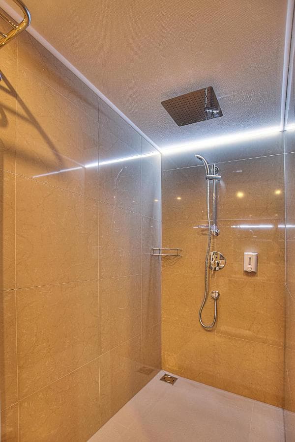 Anna Hotel - image 3
