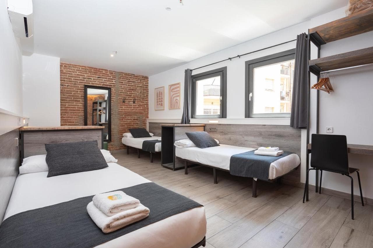 HOSTAL BEDMATES - image 3